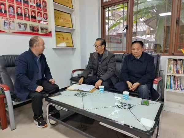 以党建堡垒构建龙湖和谐社区(图3)